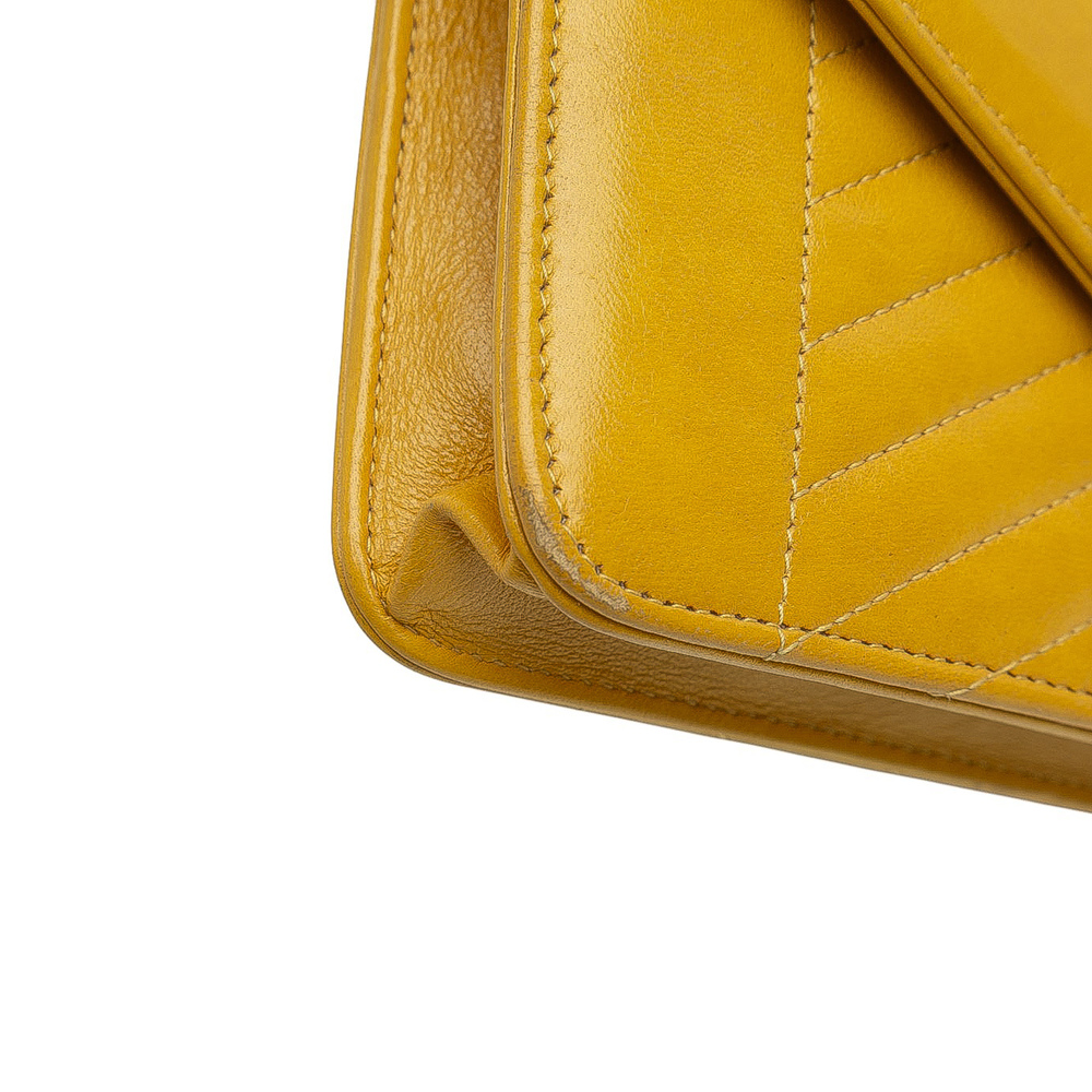 Pre-Loved Chanel Small Reversed Chevron Lambskin Flap - Picture 7 of 12
